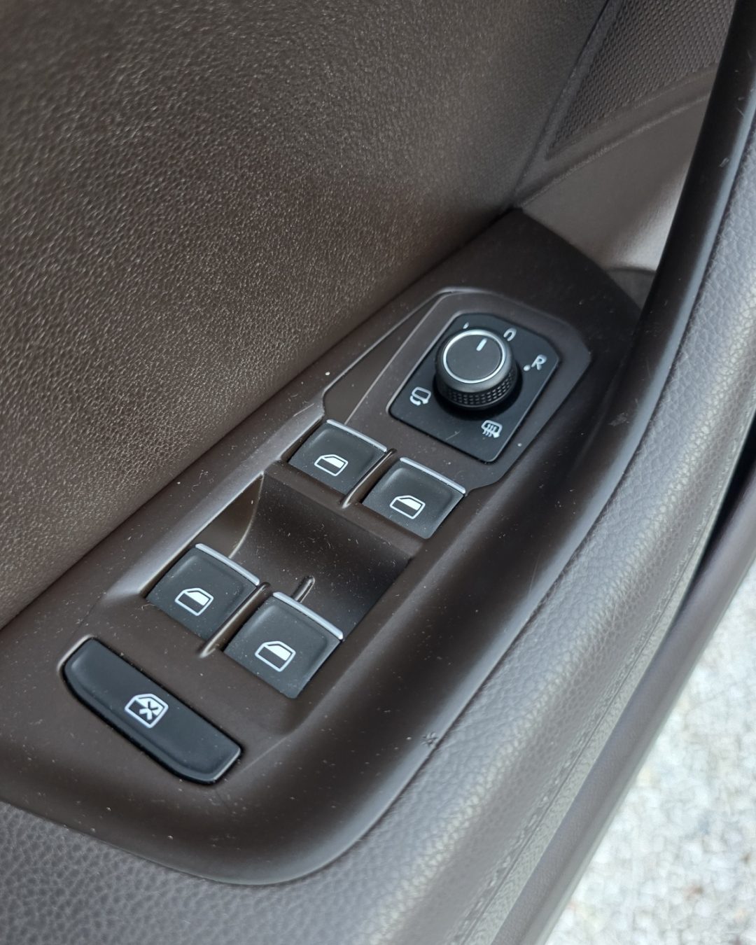 20260417_204318_resized